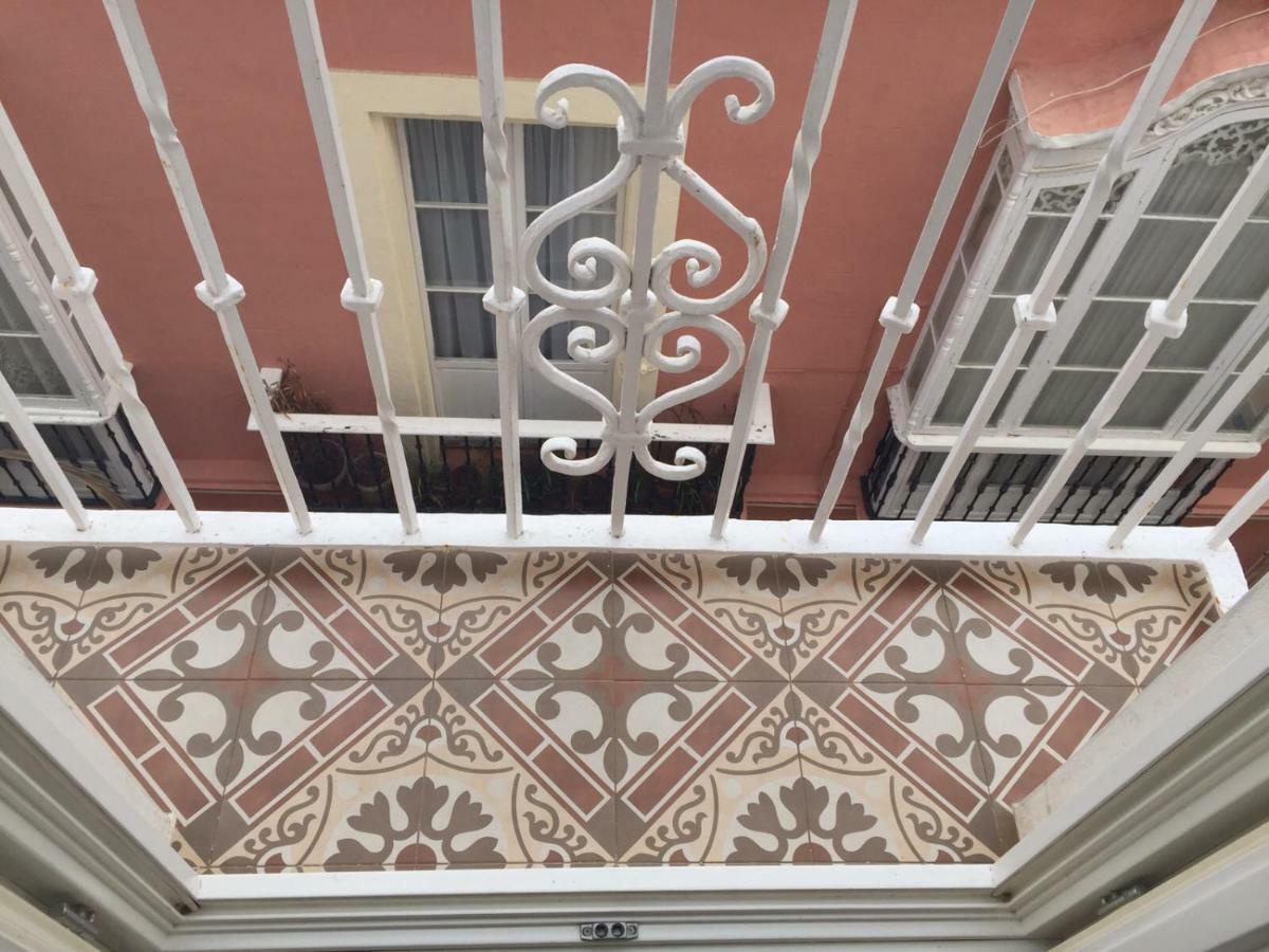 Diseno Y Confort Junto A La Catedral Cadiz Exterior photo