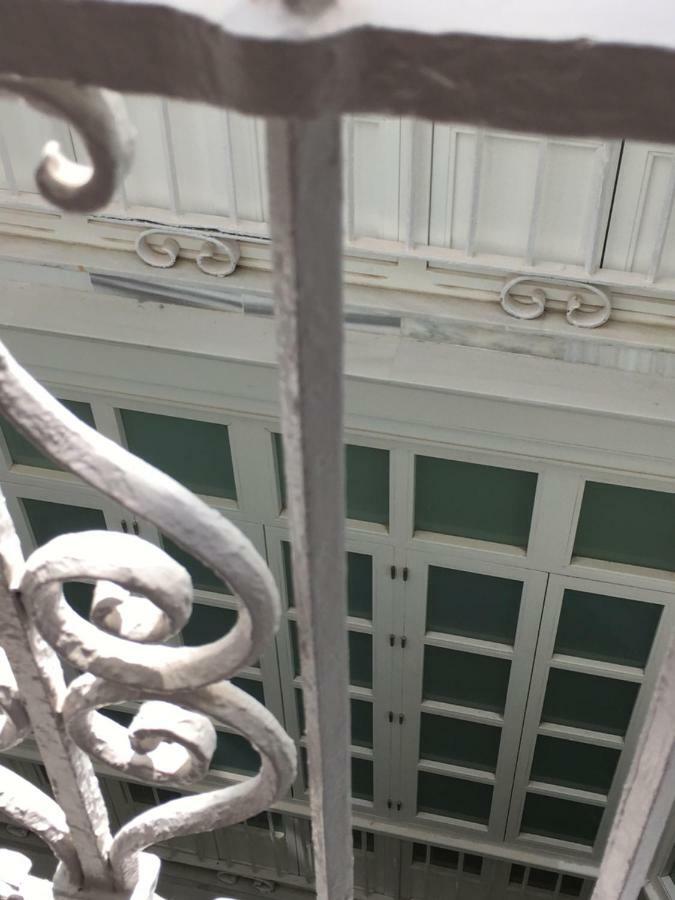 Diseno Y Confort Junto A La Catedral Cadiz Exterior photo